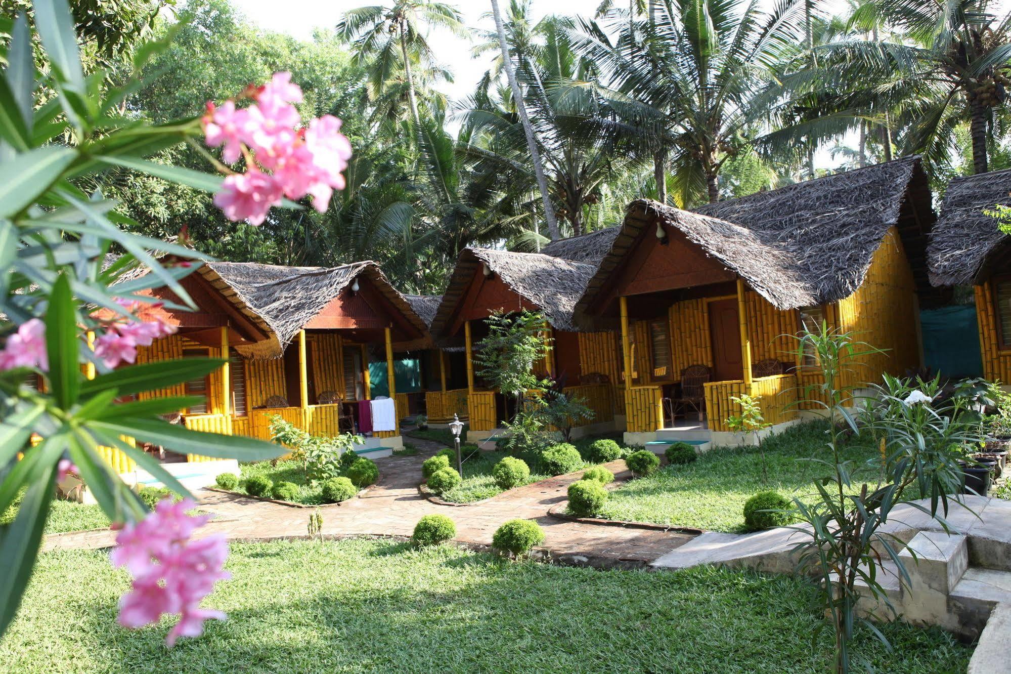 Savithri Inn Bamboo Cottages & Resorts Varkala Exterior foto
